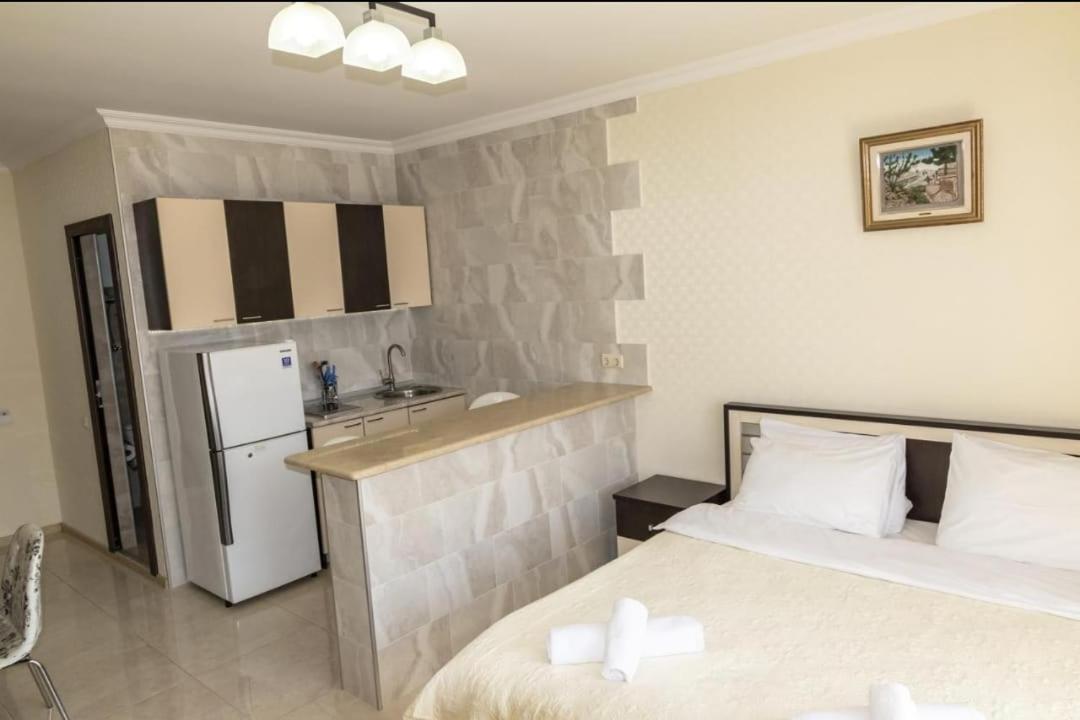 Apartment Orbi Lux บาทูมิ ภายนอก รูปภาพ