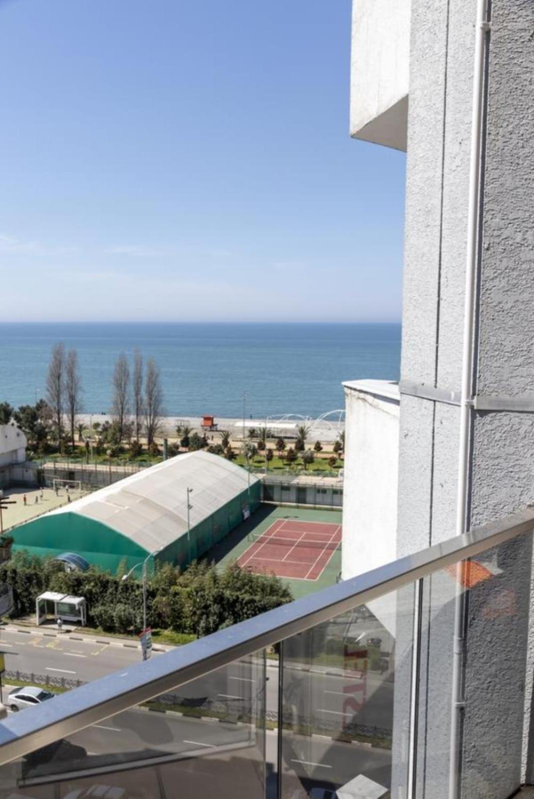 Apartment Orbi Lux บาทูมิ ภายนอก รูปภาพ