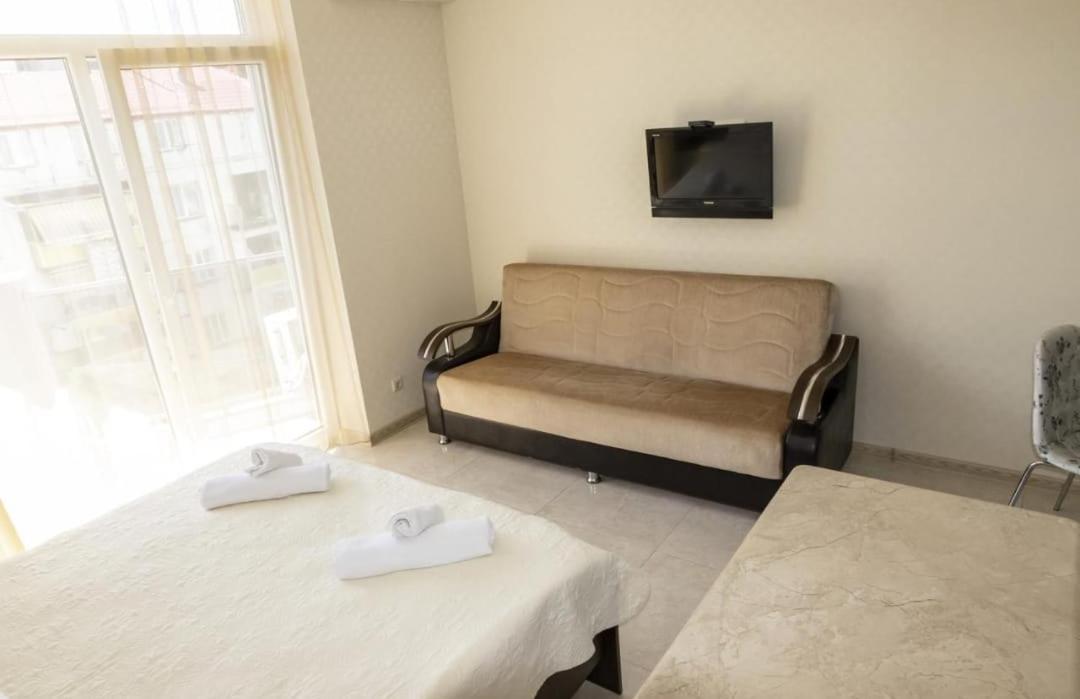 Apartment Orbi Lux บาทูมิ ภายนอก รูปภาพ