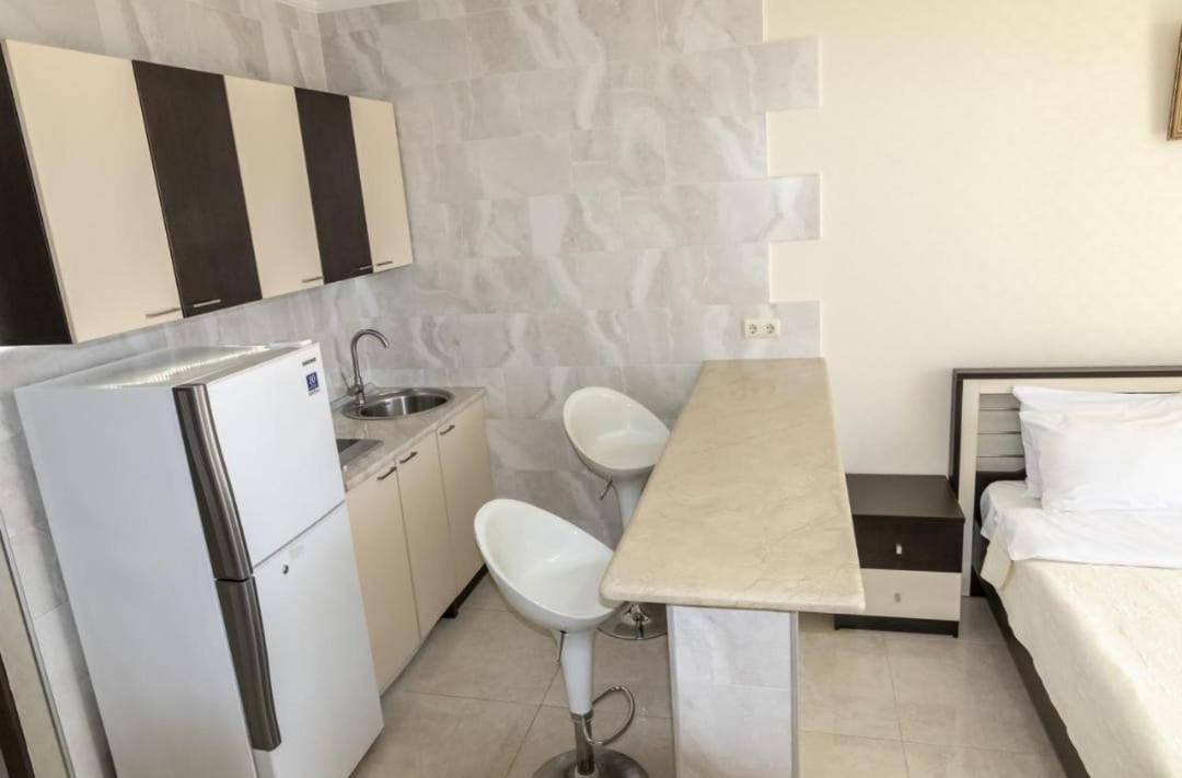 Apartment Orbi Lux บาทูมิ ภายนอก รูปภาพ