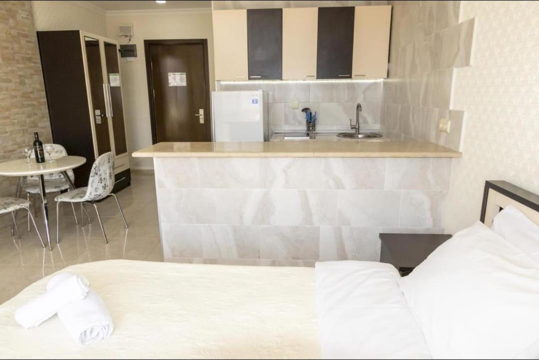 Apartment Orbi Lux บาทูมิ ภายนอก รูปภาพ