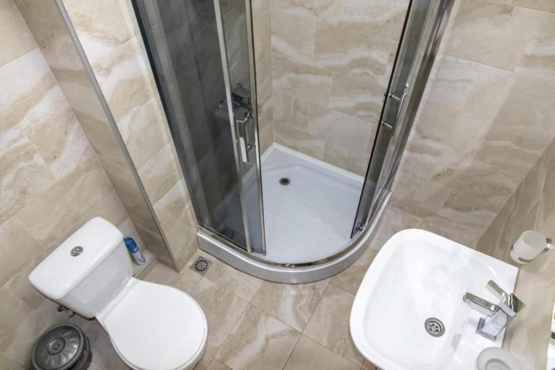 Apartment Orbi Lux บาทูมิ ภายนอก รูปภาพ