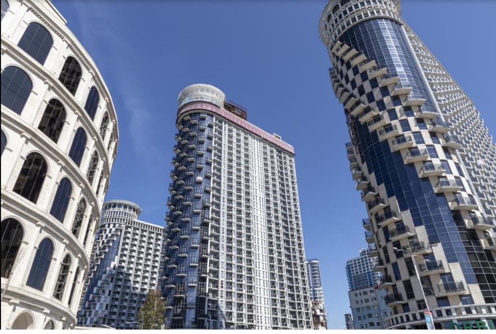 Apartment Orbi Lux บาทูมิ ภายนอก รูปภาพ